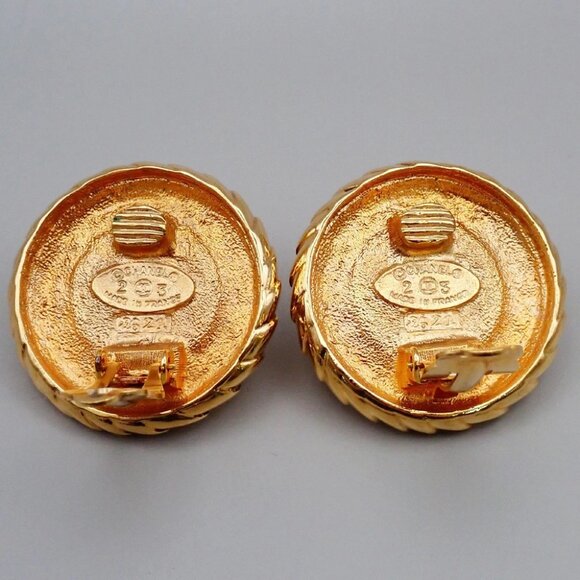 CHANEL Logo Imitation Pearl Round Button Earrings 23 Clip-On GHW Vintage - Picture 4 of 10